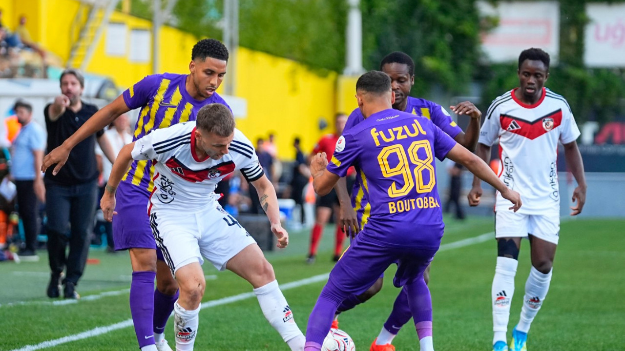 Gaziantep, Eyüpspor'u 10 kişiyle devirdi