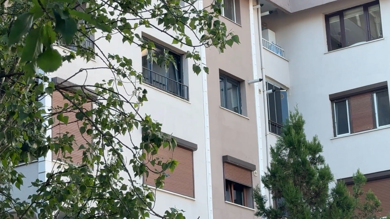 Nişantaşı’nda itfaiye yardımıyla girilen evde cesedi bulundu