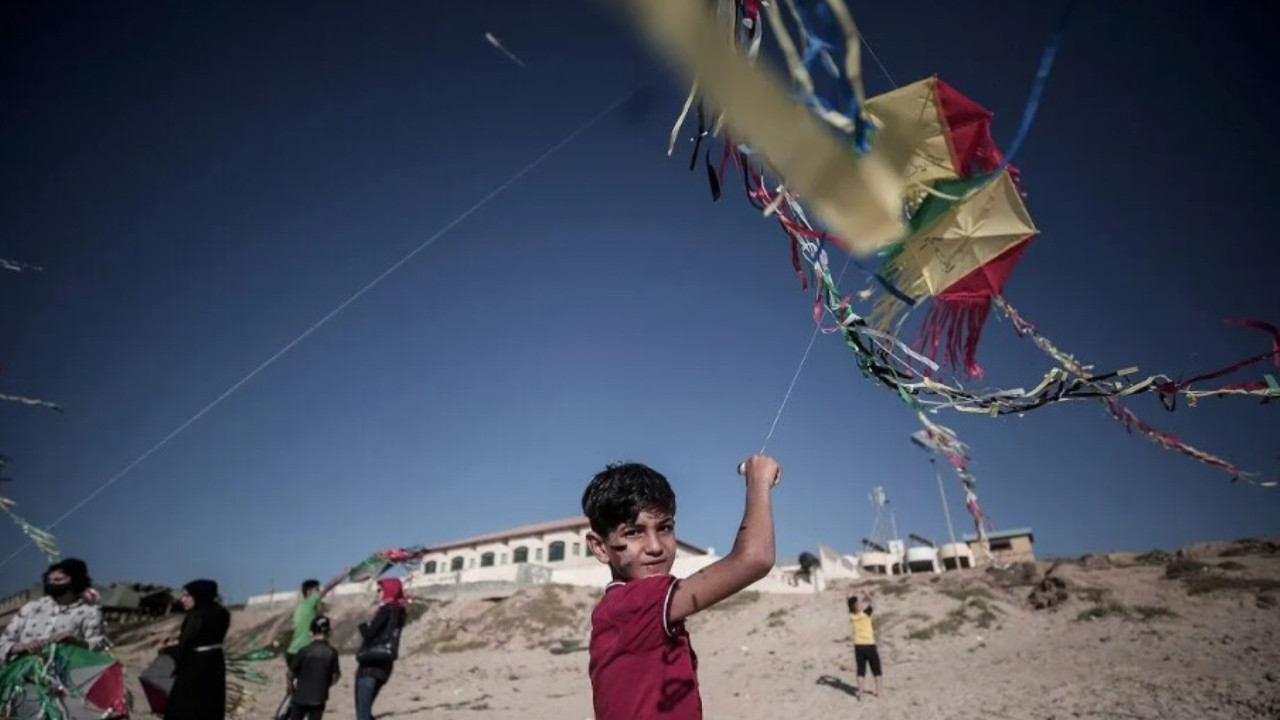 Gazze’de ailelere “uçurtma” uyarısı: İsrail, Hamas…