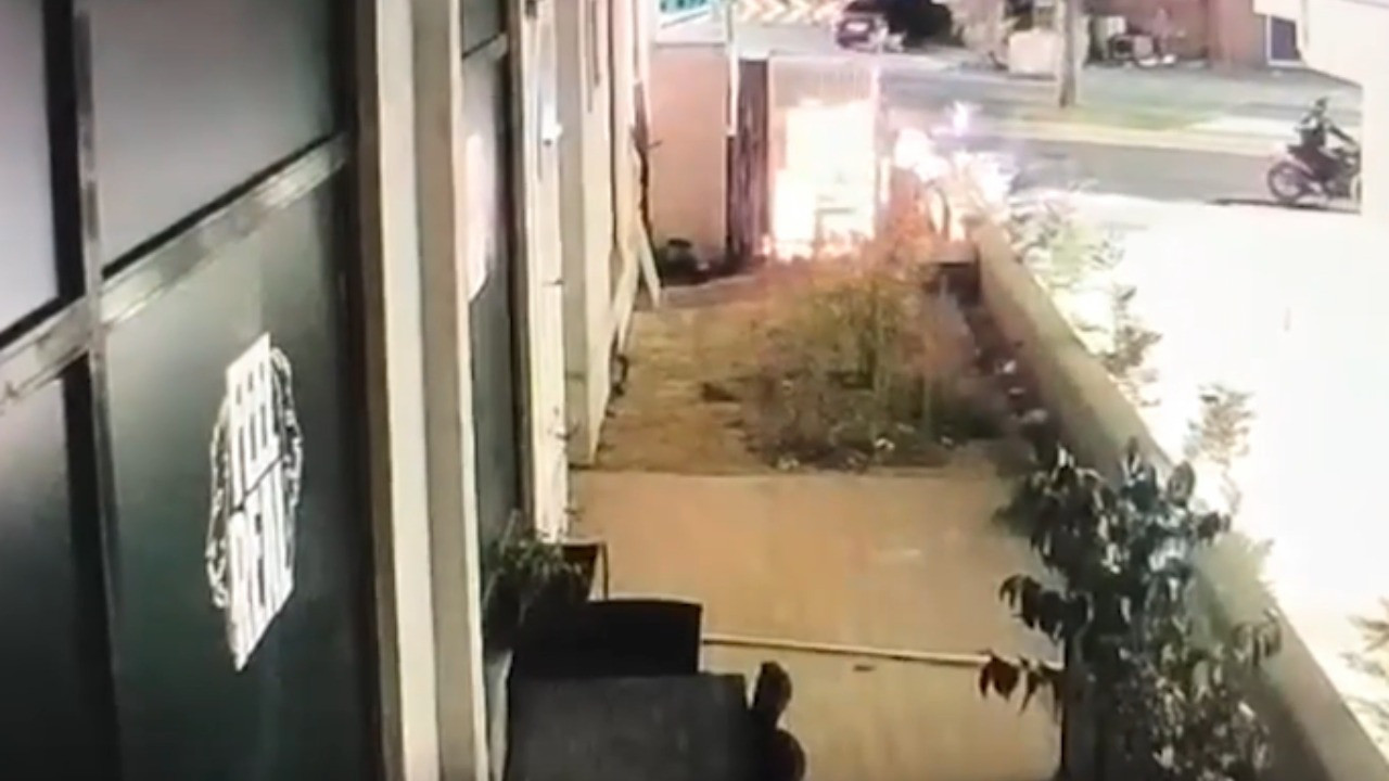 İstanbul'da el bombalı saldırı