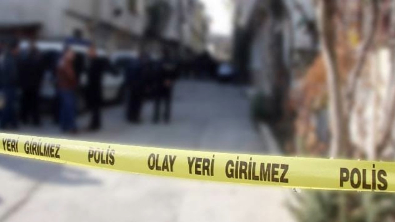 Komşusu eski muhtarı öldürdü
