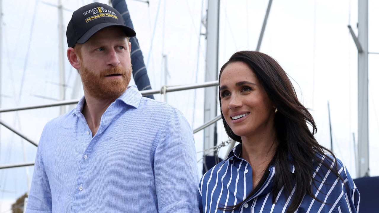 Prens Harry ve Meghan Markle bugün İngiltere'ye dönüyor