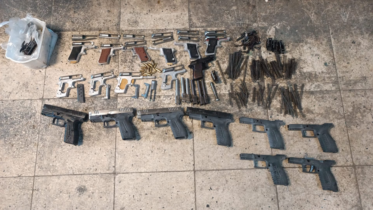 Silah operasyonunda 13 gözaltı
