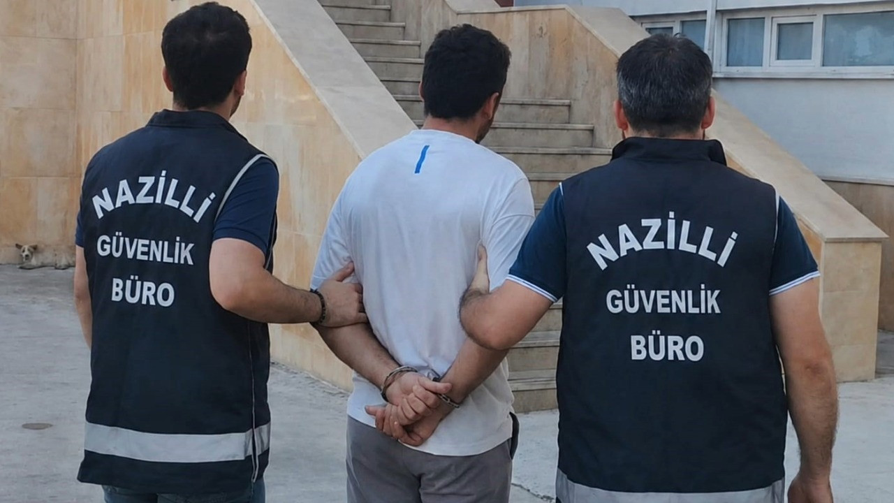 Üst geçide Erdoğan maketi astı gözaltına alındı