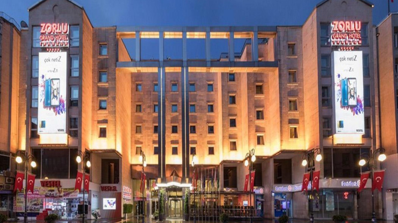 Zorlu ünlü otelini sattı