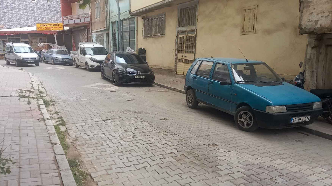 Bıçaklı saldırıda 17 yaşındaki çocuk öldü, babası yaralandı