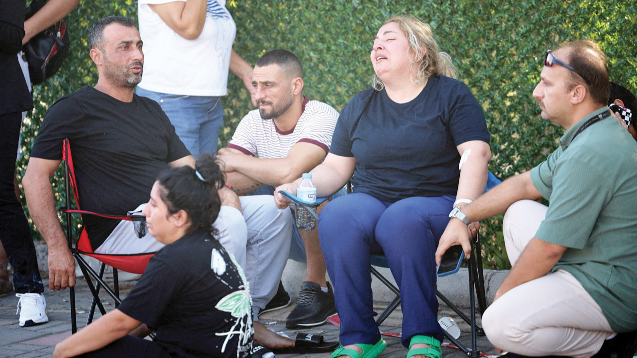 Çocukları kurtardı kendisi çıkamadı