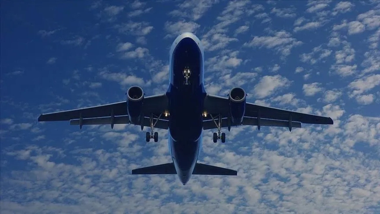 Antalya uçağında tuvalet krizi çıktı: Pilot rota değiştirdi