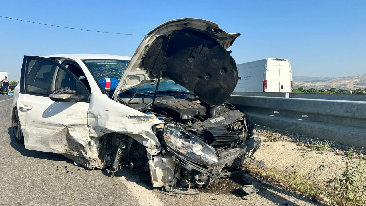 Feci kazada 1 kişi öldü: 1'i bebek 3 yaralı