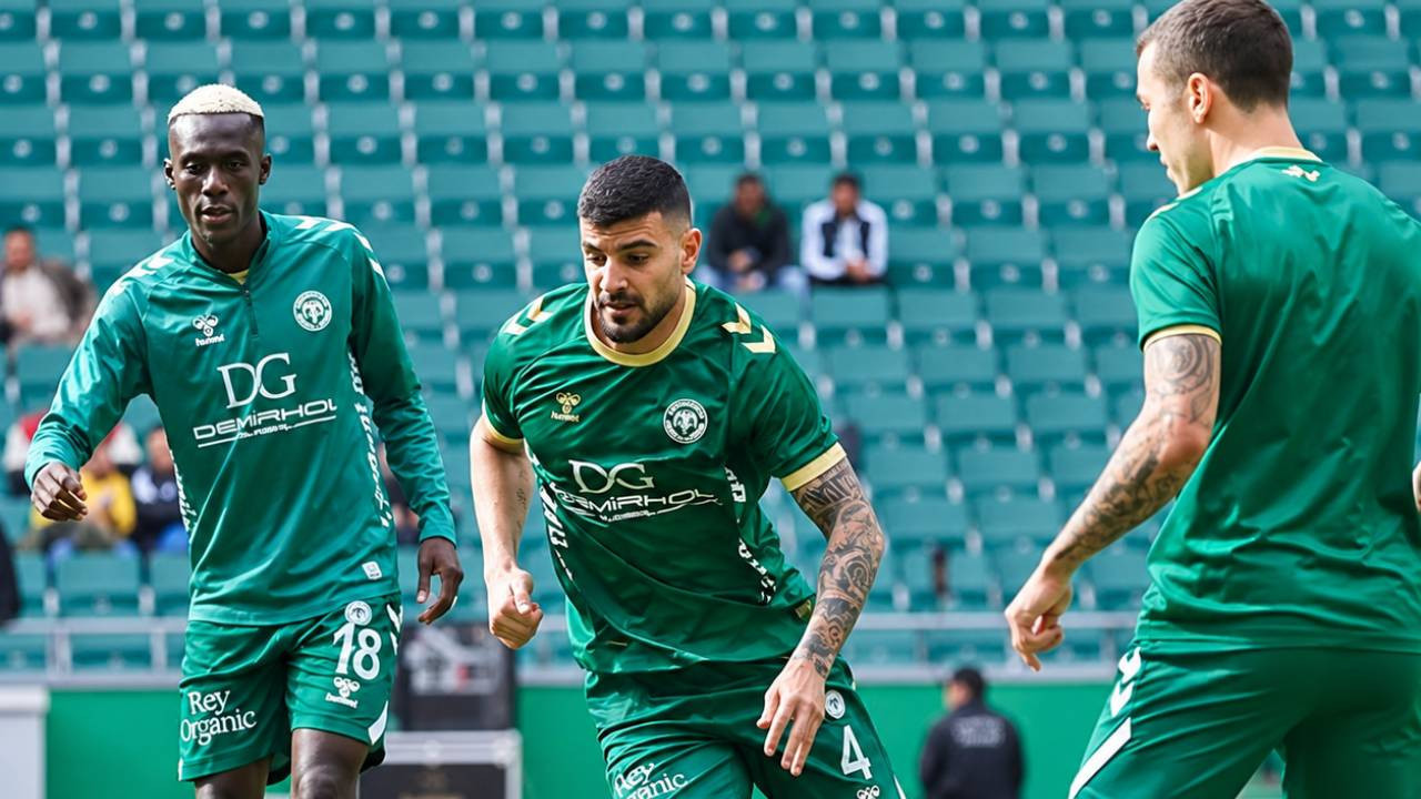 Fenerbahçe'den transferin son gününde stoper hamlesi