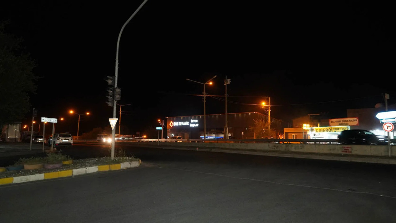 8 yaşındaki çocuk yolun karşısına geçerken öldü