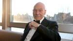 X-Men'in bilge profesörüydü. İngiliz oyuncu Patrick Stewart yaşamını yitirdi