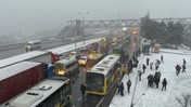 İstanbul'da kar yağışı: Yollar beyaza büründü