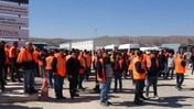 Hızlı tren inşaatında çalışan işçiler maaşları eksik yatınca iş bıraktı