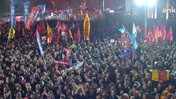 Saraçhane'de tarihi akşam! Binlerce kişi demokrasi için buluştu
