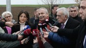 Sırrı Süreyya Önder ilk kez fenalaşmamış: 'Rengi beyaza kesti, hava alıp dönünce birbirimize söz verdik'
