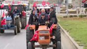 Traktörle mitinge geldi
