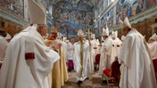 Papa Leo'nun ilk vaazında pabuçları dikkat çekti: Ne mesaj verdi?