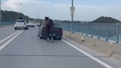 Otomobile bağladığı at ile ilerledi: 2 gözaltı