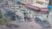 Sokak ortasında dehşet: Genç kadını kaçırmaya çalıştılar