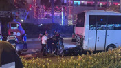 Kontrolden çıkan motosiklet park halindeki minibüse çarptı: 2 ölü