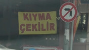 Tekel bayisinde 'kıyma çekilir' afişi