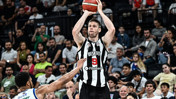 Beşiktaş, Anadolu Efes'i deplasmanda farklı devirdi: Seri son maça kaldı