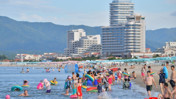 Kuzey Kore'de plaj keyfi dönemi