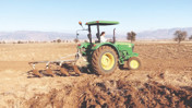 Tarlalar, traktörler açık artırmada