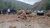 Dev kayalar yola saçıldı