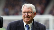 Sir Alex Ferguson, Old Trafford'da fenalaştı, hastaneye kaldırıldı