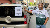 Akrabalarından bıktı, arabasına yazı astı