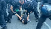 Berlin'deki Filistin gösterisinde polisten sert müdahale