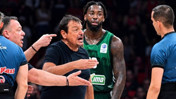 Ergin Ataman oyundan atıldı: Olympiakos, Panathinaikos'u yenip finalde öne geçti