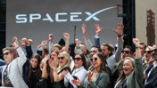 Tesla-SpaceX birleşmesi g&uuml;ndemde: Musk'tan a&ccedil;ıklama bekliyorlar