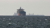 Hürmüz'de tanker krizi: İran üç tanesini durdurdu