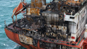 Karadeniz'de saldırıya uğrayan tanker karaya oturdu