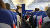 Uçakta çoğu yolcunun fark etmediği düğme: Koltuğun altına gizlenmiş