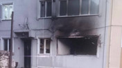 Apartman dairesinde b&uuml;y&uuml;k panik. Patlama sonrası yangın &ccedil;ıktı. 8 kişi yaralandı