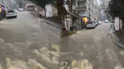 İstanbul'u sağanak vurdu. Sarıyer’de sokaklar Düden Şelalesi’ne döndü
