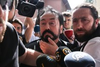 'Örgütü diri tutmaya çalışıyor': Adnan Oktar'a yine hapis talebi