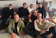 Ünlü oyuncular usta yönetmeni zor döneminde yalnız bırakmadı