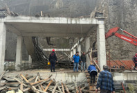 İnşaat çöktü: 1 ölü, 3 yaralı