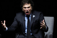 Taşlı saldırıya uğrayan 'deli' başkan: Heyecan verici