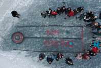 Çıldır Gölü curling sporcularının antrenman sahası oldu