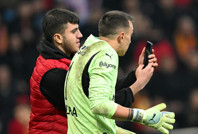 Kayserispor - Galatasaray maçında inanılmaz olay: Muslera'ya koştu ve...