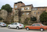Tarihi kale üzerindeki "kalekondu"lar yıkılacak