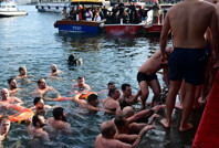 Haliç'te denizden haç çıkarma töreni düzenlendi