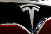 Tesla 375 bin aracı geri çağırdı, sürücüler uyarıldı