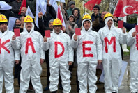 Bir kırmızı kart da EYT mağdurlarından